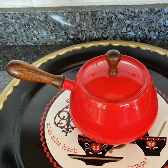 Vintage Enamelware Red Pot With Lid and Wood Handle - Picture 2 of 12